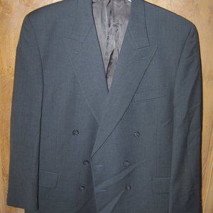 MANS SUIT 44/ 39